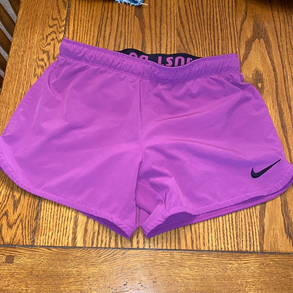 Nike athletic shorts - Picture 1 of 3